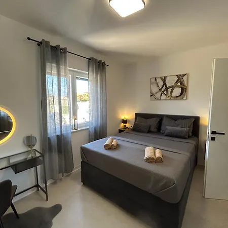 Larosa Apartment