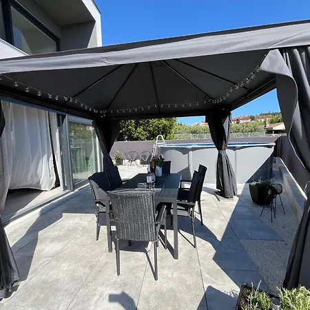 Apartment Larosa *